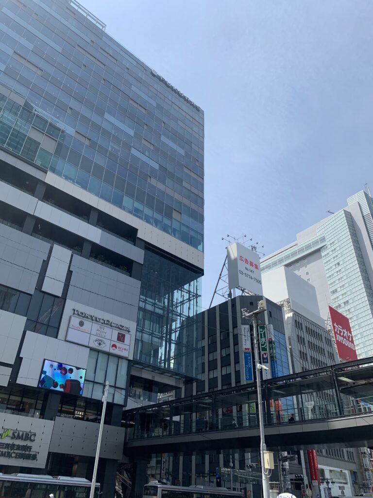 新宿・原宿・代々木・恵比寿・代官山 からも近い渋谷駅から徒歩1分の距離にある渋谷東急プラザ内のレンタルスペース